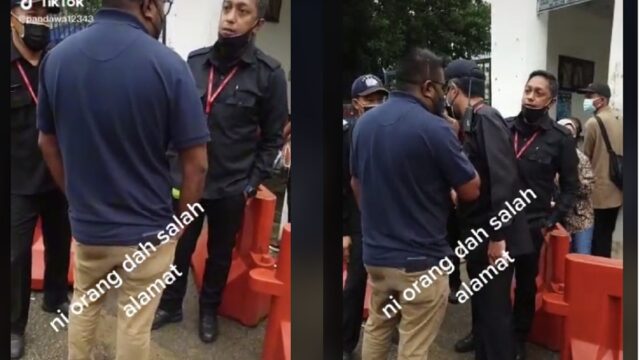 Berita terkini: Seorang satpam Indonesia yang bertugas di KBRI di Malaysia membentak-bentak warga setempat (Malaysia)
