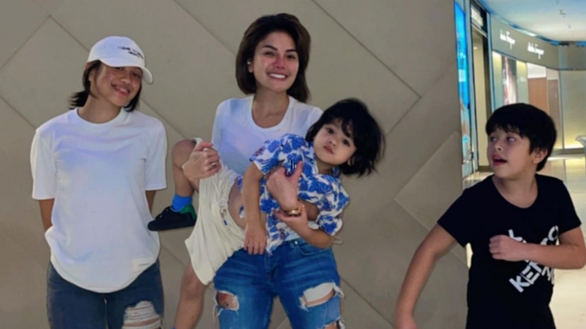 Berita artis: Nikita Mirzani Tulis Surat Wasiat, Jika Meninggal Minta Semua Implant di Tubuhnya Dilepaskan