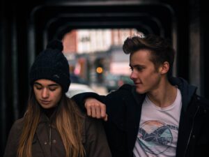 Tips terbaru: Hubungan tanpa status atau yang sering disebut dengan HTS memang terkadang menyebalkan, karena tidak adanya kejelasan dalam menjalani sebuah hubungan.