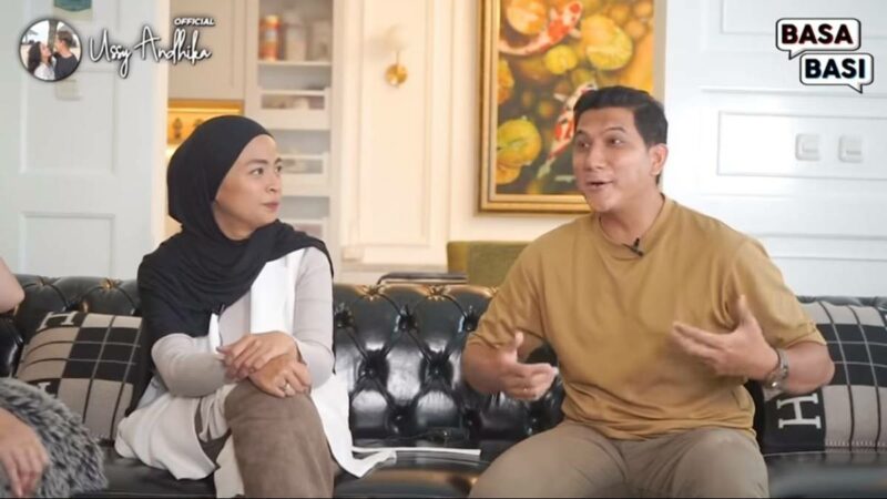 Berita artis : Cerita awal mula pendekatan, Arda jual TV tabung kesayangan demi Tantri Kotak yang baru ia dekati dengan niat serius.