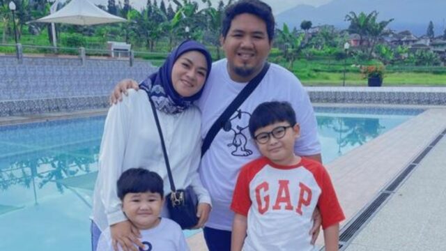 Berita artis : Saat bercerai dari Daus Mini, Yunita Lestari tidak bawa uang sepeserpun termasuk harta gono gini.