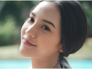 Berita artis: Anya Geraldine baru saja membagikan potret kalem dirinya di Instagram untuk menyapa para penggemarnya.
