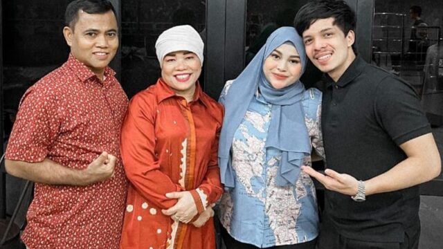 Berita artis: Atta Halilintar mendadak menyampaikan permintaan maafnya pada kedua orag tua Fuji di media sosial, apa sebenarnya yang terjadi?