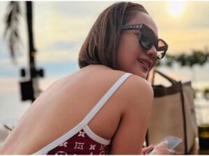 Berita artis: Bunga Citra Lestari mengunggah foto dirinya dengan baju yang memperlihatkan punggung mulusnya di Instagramnya @bclsinclair.