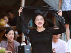 Berita artis: Chandrika Chika main film sebagai figuran perankan karakter kupu-kupu malam, netizen ingatkan keinginanya dulu