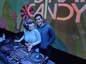 Berita artis: Ridho Ilahi kembali memposting foto dirinya bersama dengan Dinar Candy di akun Instagram pribadinya @ridhoillahi_real.
