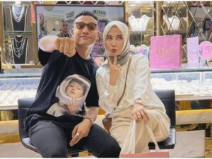Berita artis: Marissa Icha dan Fadly Faisal menyebutkan bahwa mereka tidak memiliki hubungan spesial hanya sebatas adik kakak saja.