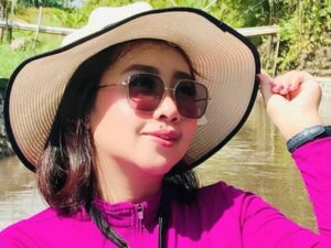 Berita artis: Berikut ini beberapa potret cantik Putri Maya Rumanta, yang merupakan asisten pribadi Hotman Paris yang ke-21, Sabtu (11/3/2022).