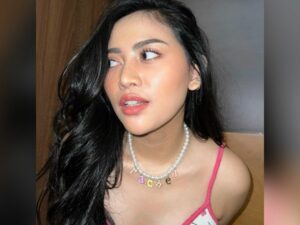 Hot gosip: Rachel Vennya baru saja mengunggah foto seksi di akun Instagramnya, netizen ungkap ingin bungkus bawa pulang.