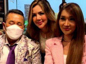Hot Gosip: Hotman Paris Minta Saran Cara Menghamili Lucinta Luna Jika Nanti Dinikahi