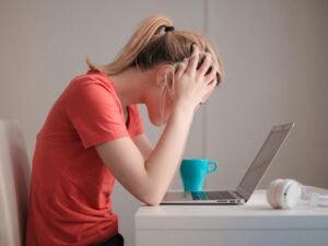 Tips terbaru: Berikut ini cara yang dapat dilakukan seseorang untuk menjaga kesehatan mental di tempat kerja.