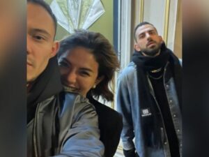 Berita artis: Nikita Mirzani peluk pria bule, dinilai netizen malah mirip dengan mantan suaminya, Dipo Latief.