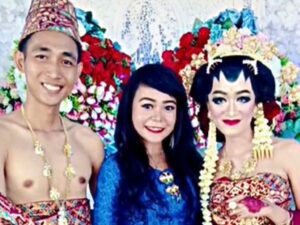 Berita terbaru: Seorang wanita menceritakan kisah hidupnya yang menikah dengan suami dari sahabatnya sendiri untuk menjadi istri kedua.