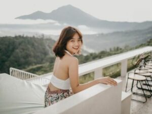 Berita artis: Fuji mendapat nasehat dari netizen usai dirinya mengunggah foto seksi di laman instagram pribadinya, pada Selasa (15/3/2022).