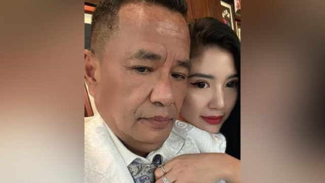 Berita artis: Hotman Paris mengumumkan calon asisten pribadinya yang ke-23, ia pun menanyakan apakah warganet setuju.