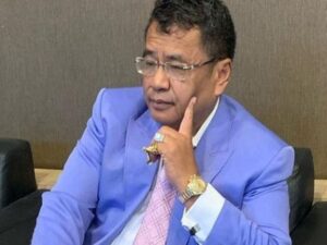 Berita artis: Hotman Paris tak pernah bersikap kurang ajar pada semua aspri miliknya, anggap layaknya adik sendiri.
