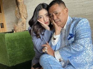 Berita artis: Hotman Paris memberikan tips pada lelaki agar istri tidak marah pada suami yang sering dekat dengan wanita lain.