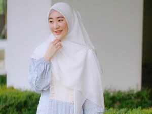 Berita artis: Larissa Chou curhat di media sosial yang mengatakan dirinya merupakan anak yang pernah broken home dan kini jadi single mom.