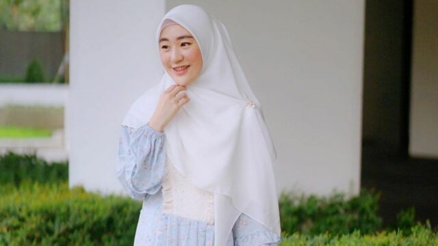 Berita artis: Larissa Chou curhat di media sosial yang mengatakan dirinya merupakan anak yang pernah broken home dan kini jadi single mom.
