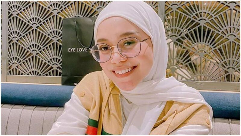Berita artis: Lesti Kejora unggah background hitam polos disertai dengan curahan hatinya tentang kehidupan di Instagram pribadinya.