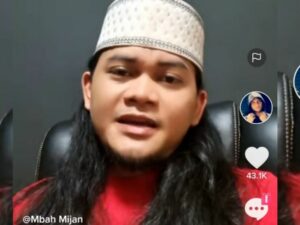 Berita Terbaru: Heboh soal wanita yang menjadi pawang hujan saat race Moto GP pada Minggu (20/3/2022), Mbah Mijan pun buka suara.