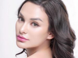 Berita artis: Nora Alexandra posting video endorse, netizen sorot gaya promosi yang kurang sopan terlebih tanpa suaminya.