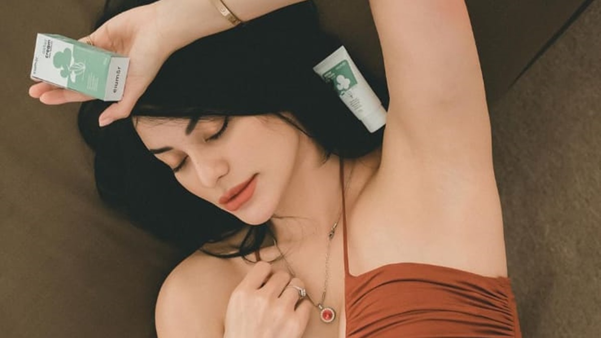 Berita artis: Nora Alexandra mengunggah foto yang memperlihatka keteknya yang mulus, netizen pun dibuat insecure karena merasa lebuh mulus dari mukanya.