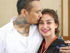 Berita artis: Nora Alexandra sebut teman Jerinx SID yang menghasut sang suami dan membuat rumah tangganya hancur lewat insta story-nya.