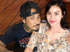 Berita artis: Nora Alexandra sampaikan kekecewaannya terkait pernyataan “2 tahun pernikahan disebut kesalahan” di Instagram.