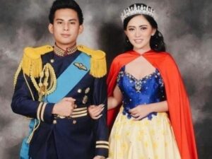 Berita artis: Rachel Vennya pergi liburan bareng keluarga dan juga mantan suaminya Okin, ia pun mengatakan ingin menikah di tempat tersebut.