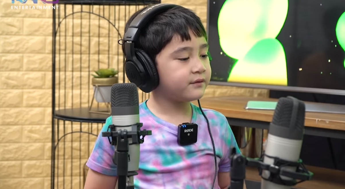 Berita artis; Tingkah lucu Rafathar ketahuan bohong dari alat pendeteksi kejujuran terkait menyukai Arsy Hermansyah.