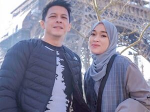 Berita artis: Ririe Fairuz unggah foto bareng musisi Ariel Noah, ia pun didoakan oleh netizen agar berjodoh