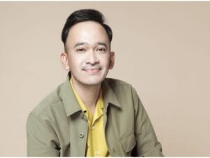 Berita artis: Ruben Onsu menceritakan perjuangan dirinya dan sang adik hingga bisa membuat brand kuliner Geprek Onsu sesukses sekarang.