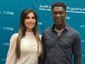 Berita Bola: Pemain sepak bola asal Belanda Clerence Sedorf menyatakan dirinya sebagai muslim. Hal itu ia sampaikan melalui laman media sosialnya.