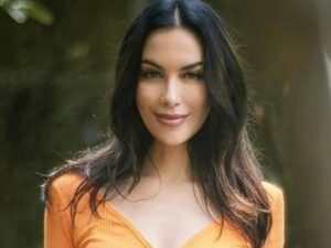 Berita artis: Sophia Latjuba dituding vampir usai mengunggah foto di Instagram karena kecantikannya yang tidak memudar meski bertambah usia.
