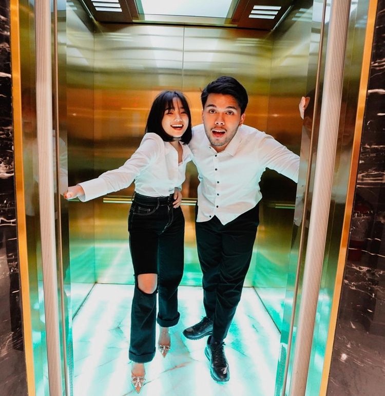 Berita artis: Ibu Dewi sebut Thariq Halilintar kini ibarat papi pengganti bagi cucu semata wayangnya, Gala Sky Andriansyah.