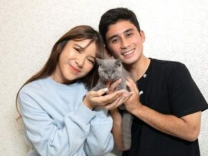 Berita artis: Tiara Andini kini dikabarkan tengah menjalin hubungan asmara dengan sepupu Raffi Ahmad yang bernama Alshad Ahmad.