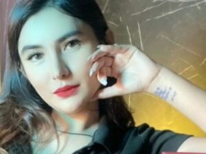Berita artis: Angela Lee tidak ingin punya anak lagi dari pernikahan kedua dengan alasan takut gendut.