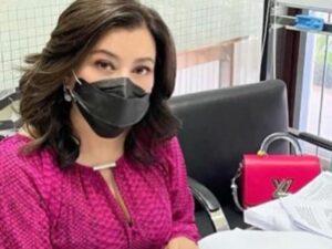 Berita artis: Hotman Paris memperlihatkan sosok asisten pribadi pertamanya yang merupakan seorang insinyur bergelas sarjana hukum.