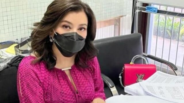 Berita artis: Hotman Paris memperlihatkan sosok asisten pribadi pertamanya yang merupakan seorang insinyur bergelas sarjana hukum.