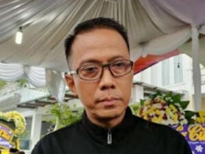 Berita artis: Netizen menilai jika Doddy Soedrajat terlihat sangat cocok dengan Barbie Kumalasari hingga di doakan jadi jodoh dunia akhirat.