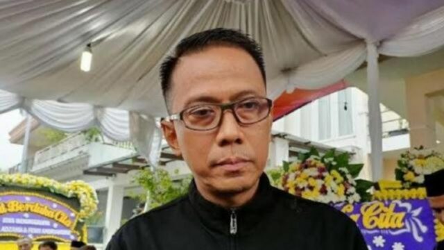 Berita artis: Netizen menilai jika Doddy Soedrajat terlihat sangat cocok dengan Barbie Kumalasari hingga di doakan jadi jodoh dunia akhirat.