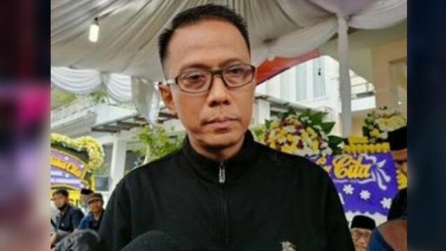 Berita artis: Ibarat menjilat ludah sendiri, kini Doddy Soedrajat justru unggah sebuah video saat berjoget tiktok, begini kata netizen.