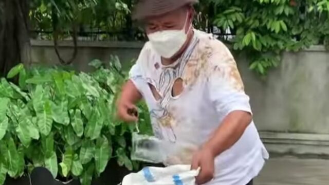 Berita artis: Hotman Paris tak pernah bersikap kurang ajar pada semua aspri miliknya, anggap layaknya adik sendiri.