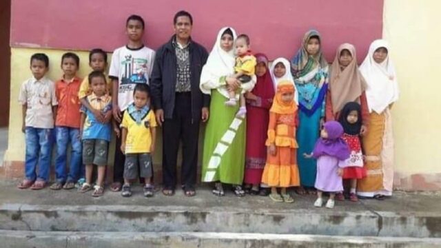 Berita terbaru: Pasutri di Sulawesi Tenggara ini memiliki 16 orang anak, dan anak-anak mereka semua menjadi penghapal Alquran