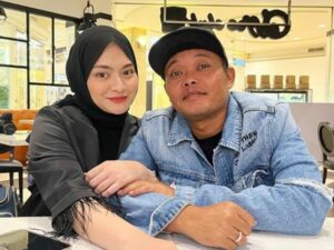 Berita artis: Beri pesan pada ke-4 anak sambungnya, Nathalie Holscher dijuluki netizen sebagai ibu sambung terbaik.
