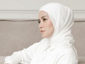 Berita artis: Olla Ramlan gugat cerai Aufar Hutapea, minta netizen tidak menyalahkan salah satu pihak atas hal ini.
