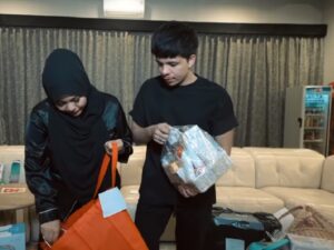 Berita artis: Yuk intip kado branded dengan harga fantastis yang diterima Baby Ameena, putri pertama Atta Halilintar dan Aurel Hermansyah.