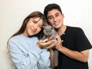 Berita artis: Akhirnya go public, Alshad Ahmad dan Tiara Andini pacaran dan disebut sebagai Mama Selen oleh kekasihnya.