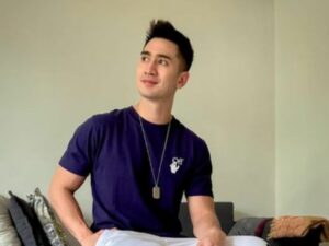 Berita artis: Menjelang pernikahan, ternyata Verrel Bramasta masih belum siap terima Ferry Irawan sebagai ayah sambungnya.